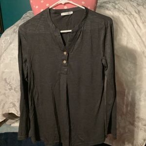 Messic Women’s Size M Long-Sleeved Pullover Shirt